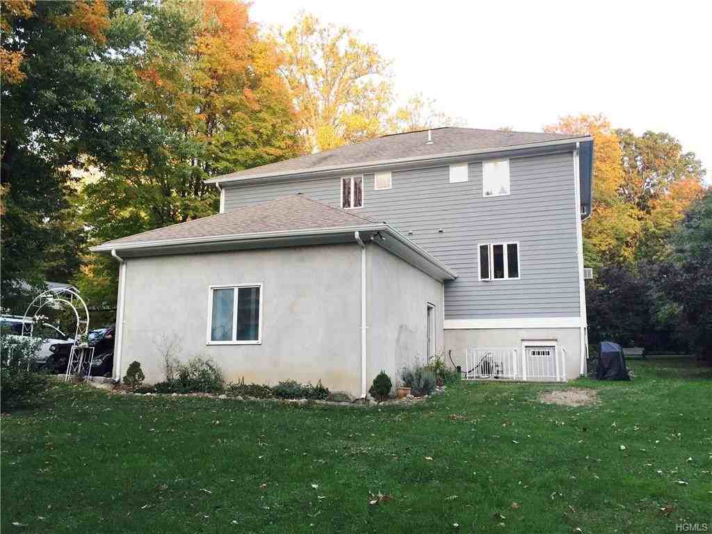 110 Baron De Hirsch Rd - Photo 3 of 21