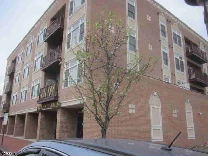 1860 Springfield Ave - Photo 2 of 23