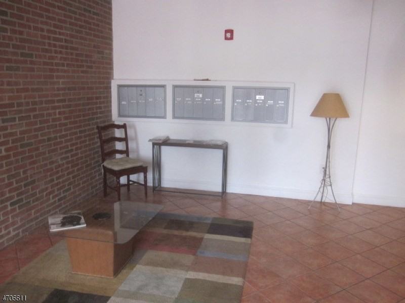 1860 Springfield Ave - Photo 3 of 23