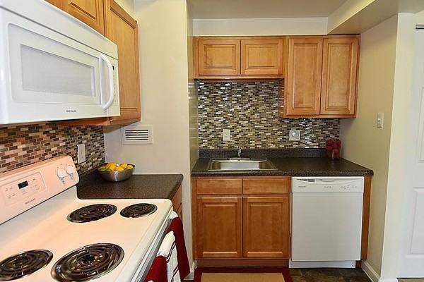 Lighthouse at Twin Lakes Apartment Homes - Photo 3 of 37