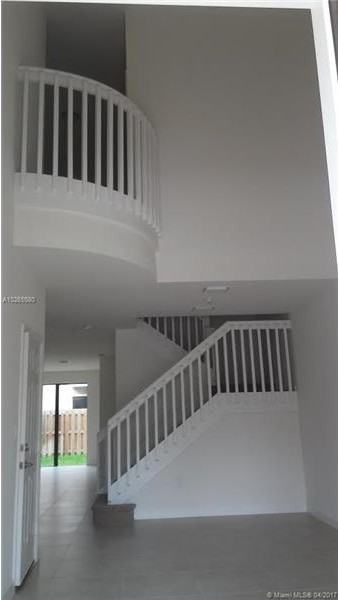 10461 NW 61st St - Photo 3 of 8