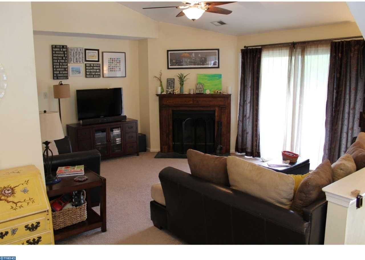 408 Mews Dr - Photo 3 of 15