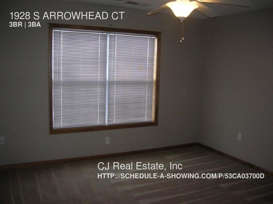 1928 S Arrowhead Ct - Photo 3 of 6