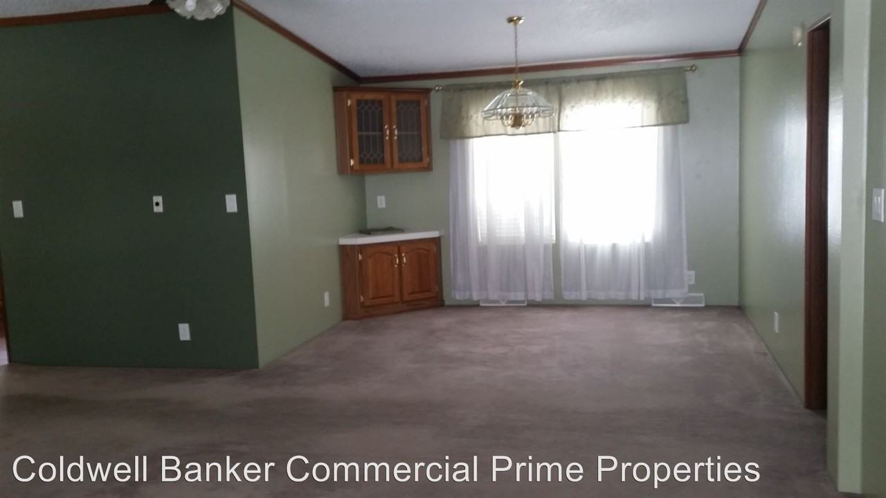 1625 Yampa Ave - Photo 3 of 9