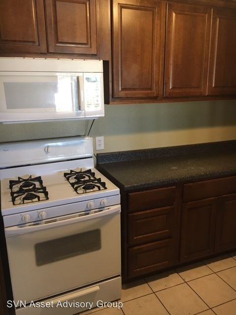 468 Emerson St - Photo 3 of 9