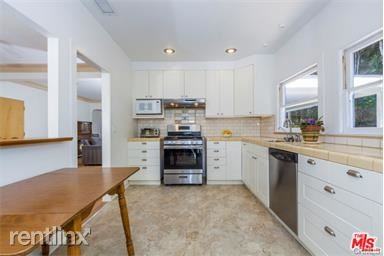 314 Euclid St - Photo 3 of 10