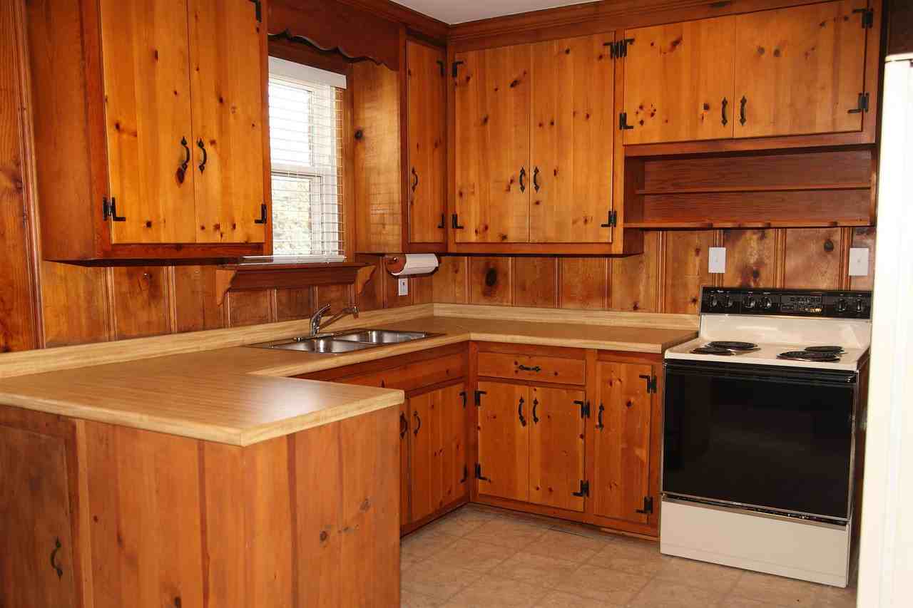 2815 Emery Dr - Photo 3 of 12