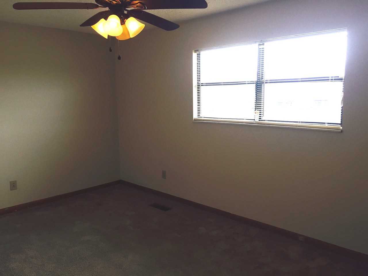 1901 Meadowland Ln #B - Photo 3 of 11