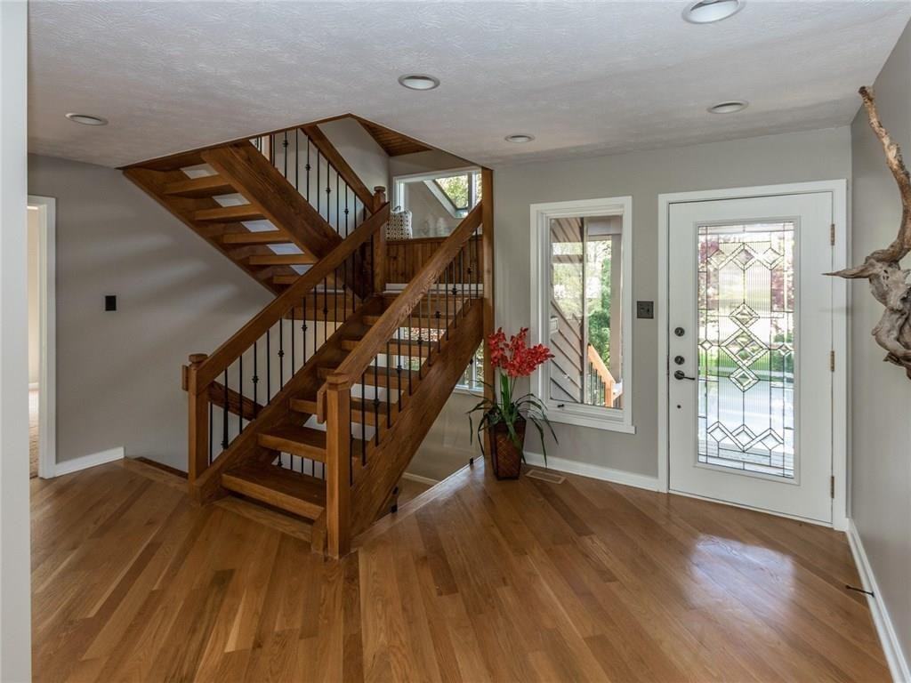 10710 Compass Ct - Photo 3 of 26