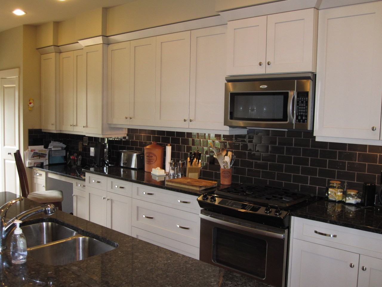 1731 48 Ave SW - Photo 2 of 13