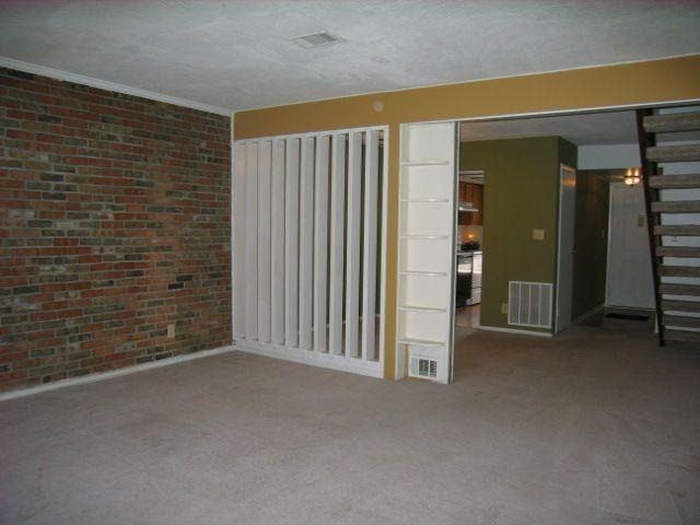 1344 Tishman Ln - Photo 2 of 10