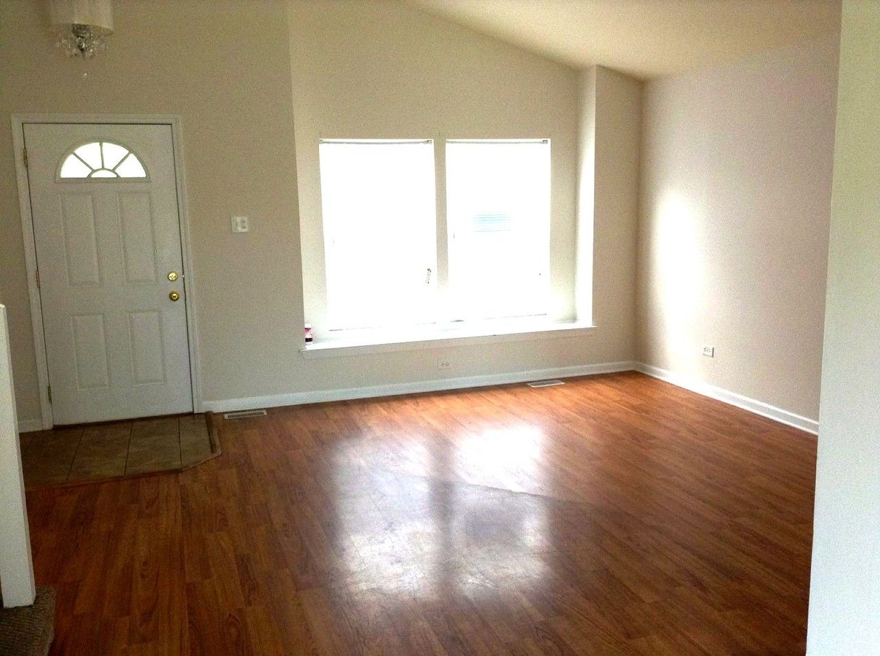 239 Willow Rd - Photo 3 of 8