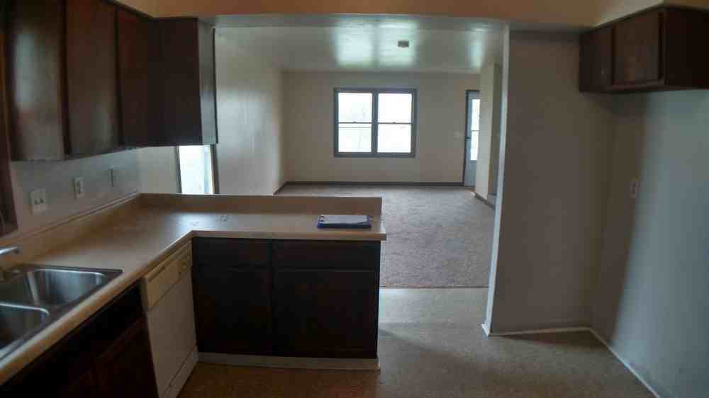 10425 W Daphne St - Photo 3 of 11