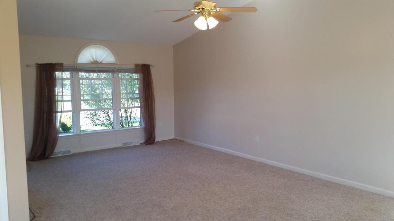 523 Shepherd St - Photo 3 of 13