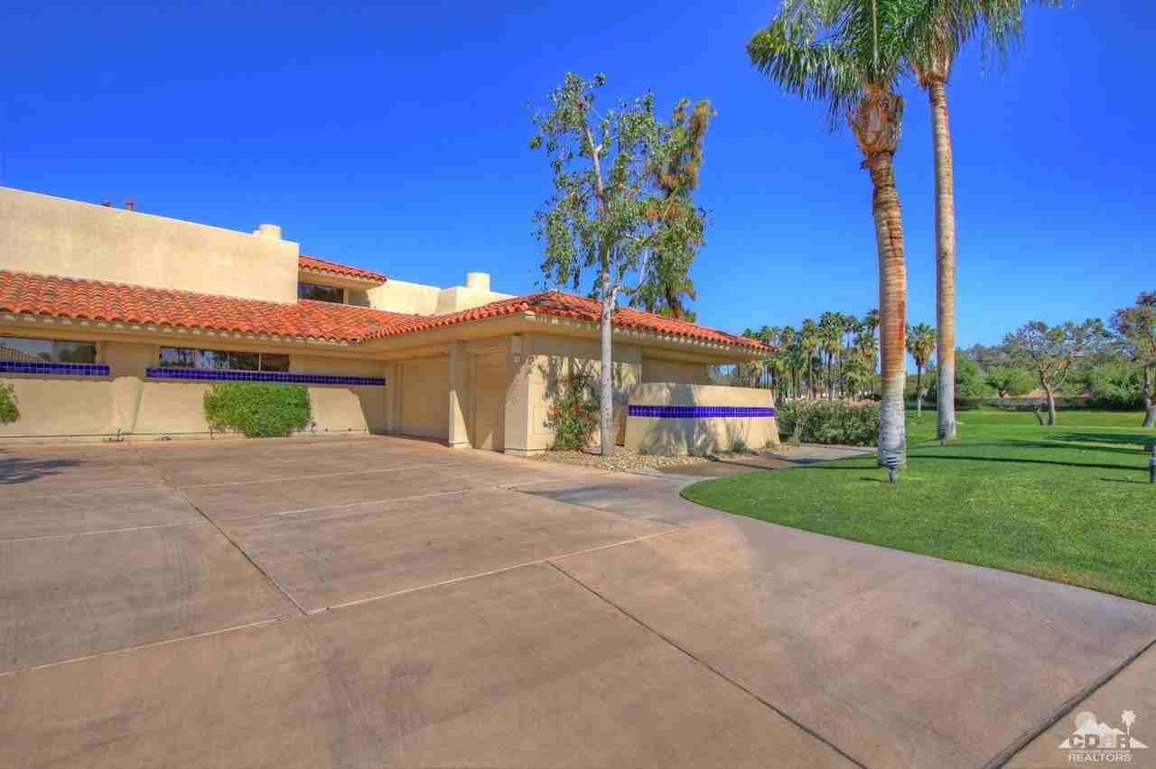 35 N Kavenish Dr - Photo 3 of 48