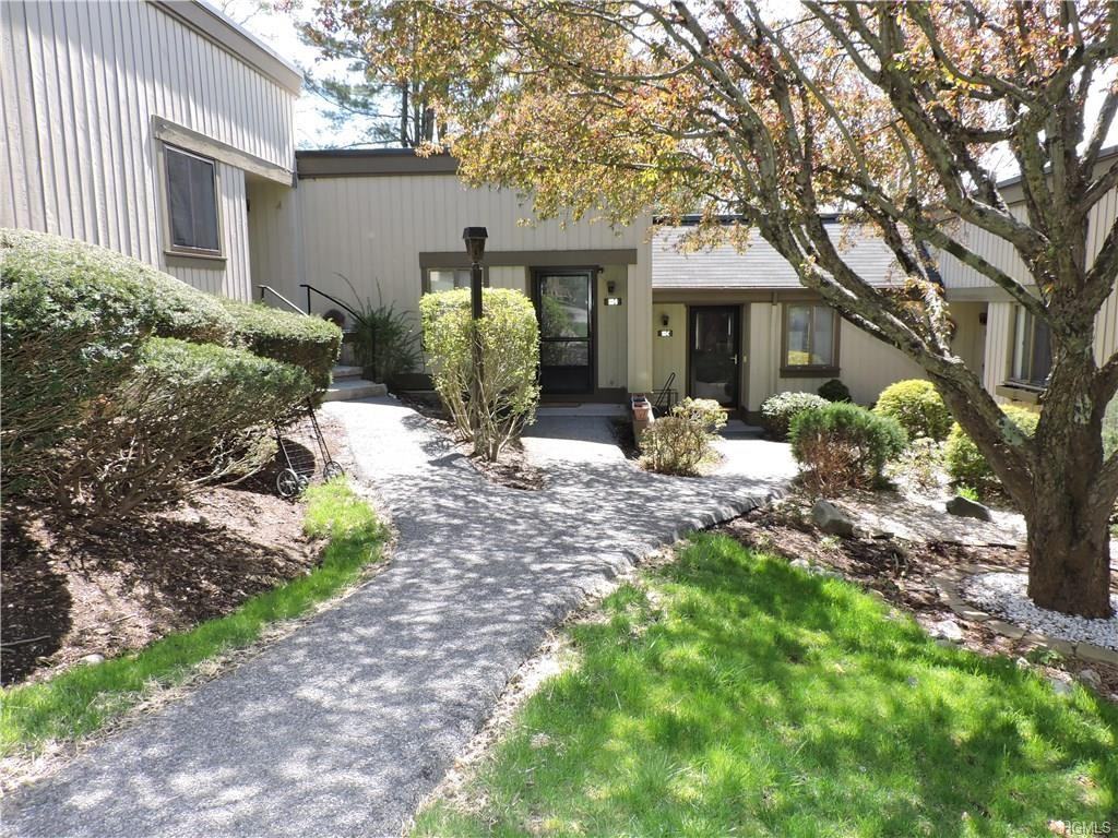 112 Heritage Hills Dr #B - Photo 2 of 17