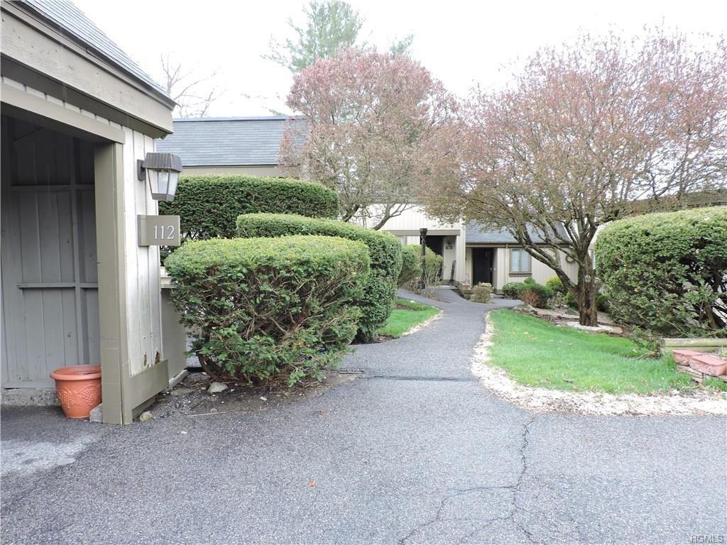 112 Heritage Hills Dr #B - Photo 3 of 17