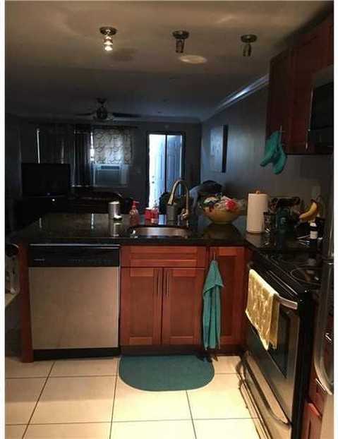 1508 NE 15th Ave - Photo 2 of 4