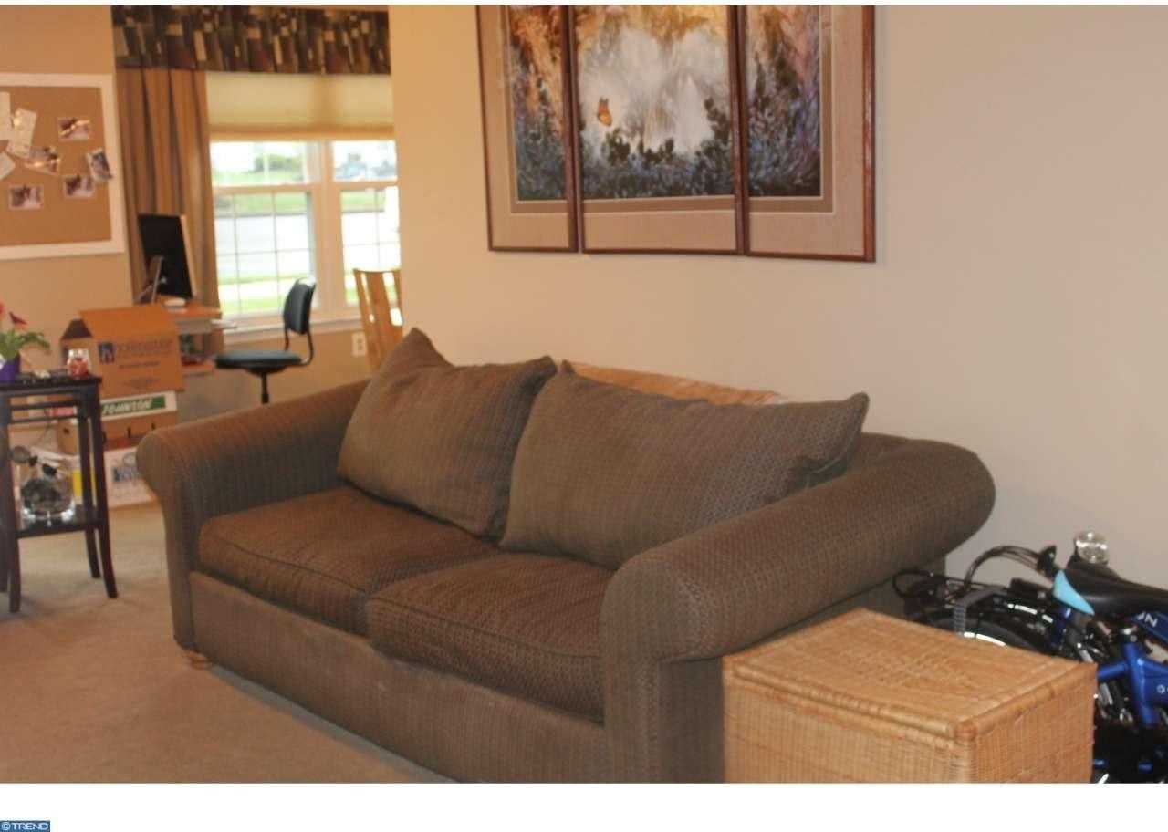 1110 Mews Dr - Photo 2 of 20