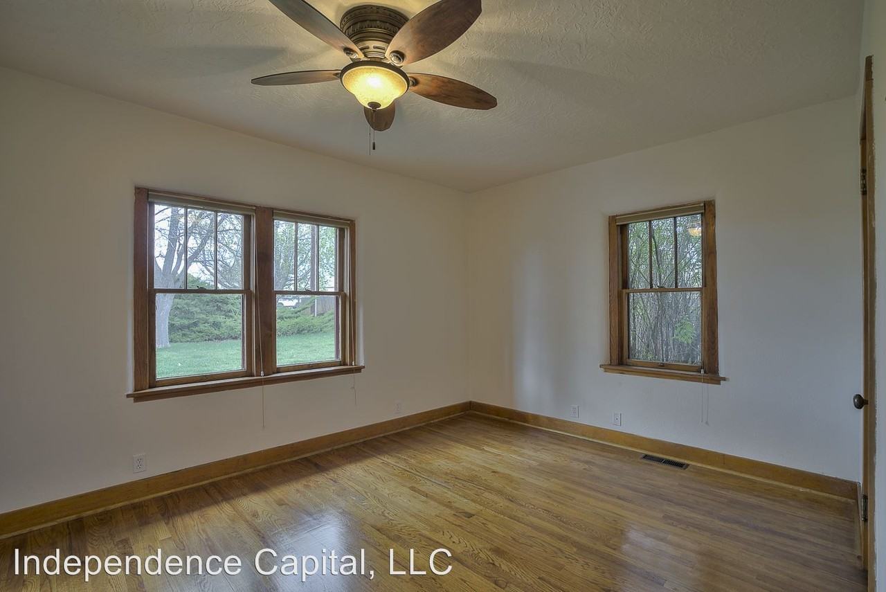 310 Ruins Rd - Photo 2 of 10