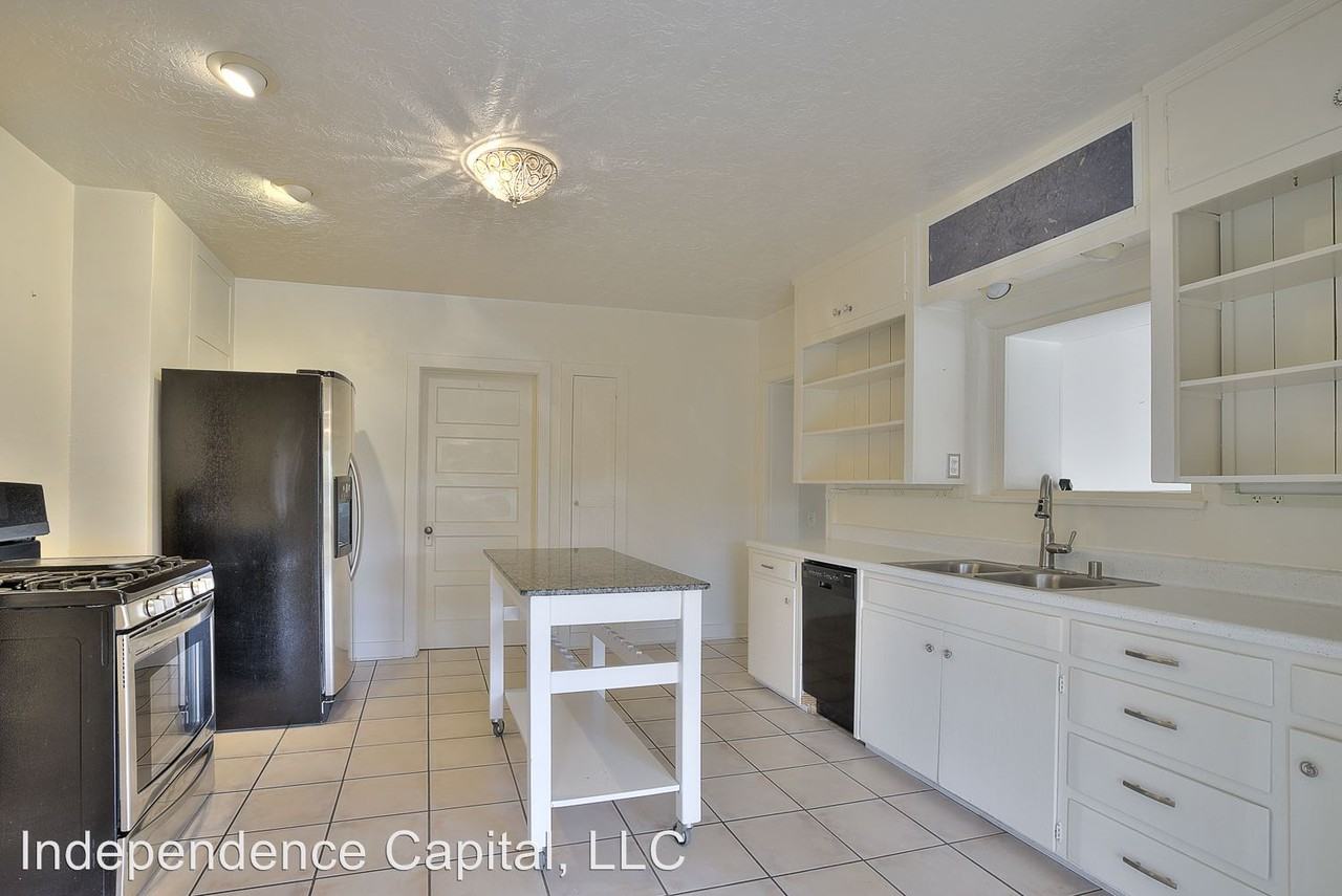 310 Ruins Rd - Photo 3 of 10