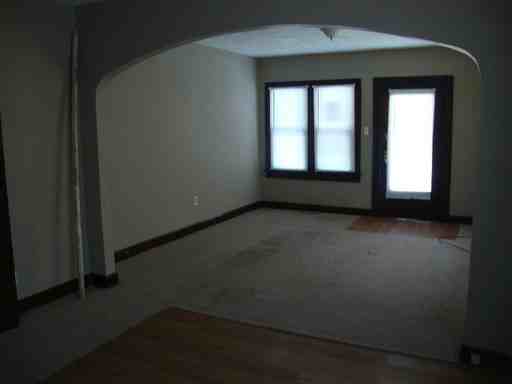 541 N Gray St - Photo 3 of 7