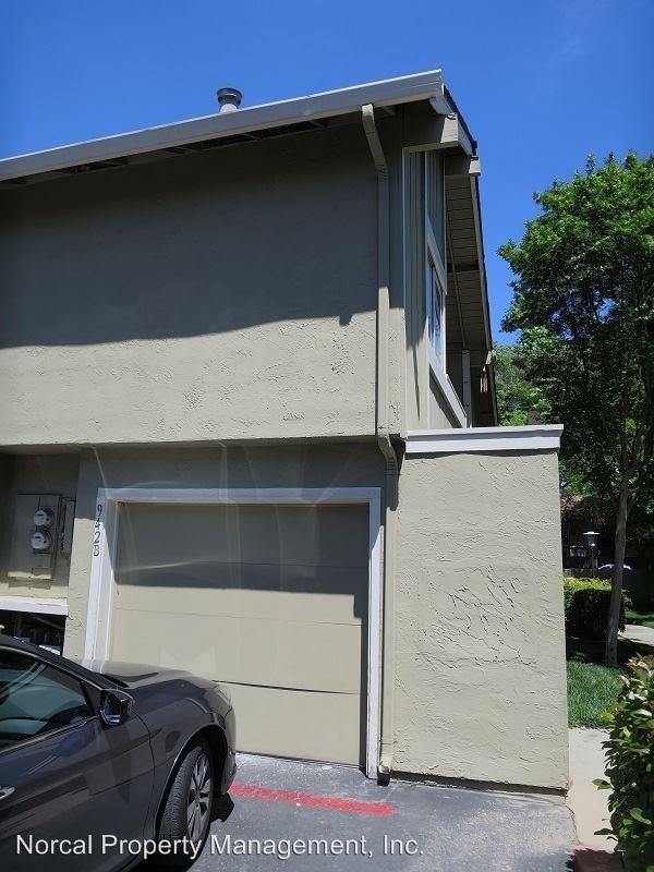 942 Summerside Dr #B - Photo 2 of 17