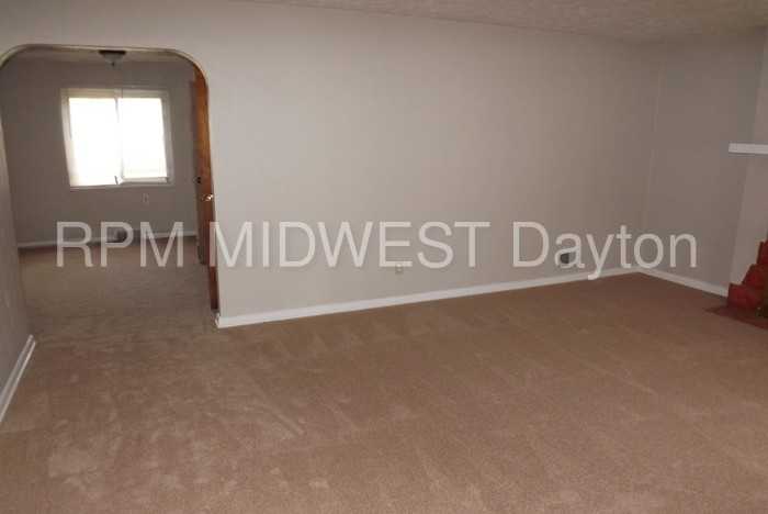 1426 Kumler Ave - Photo 2 of 10