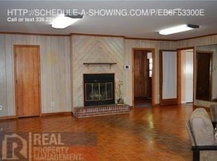 2004 Liberty Dr - Photo 3 of 20