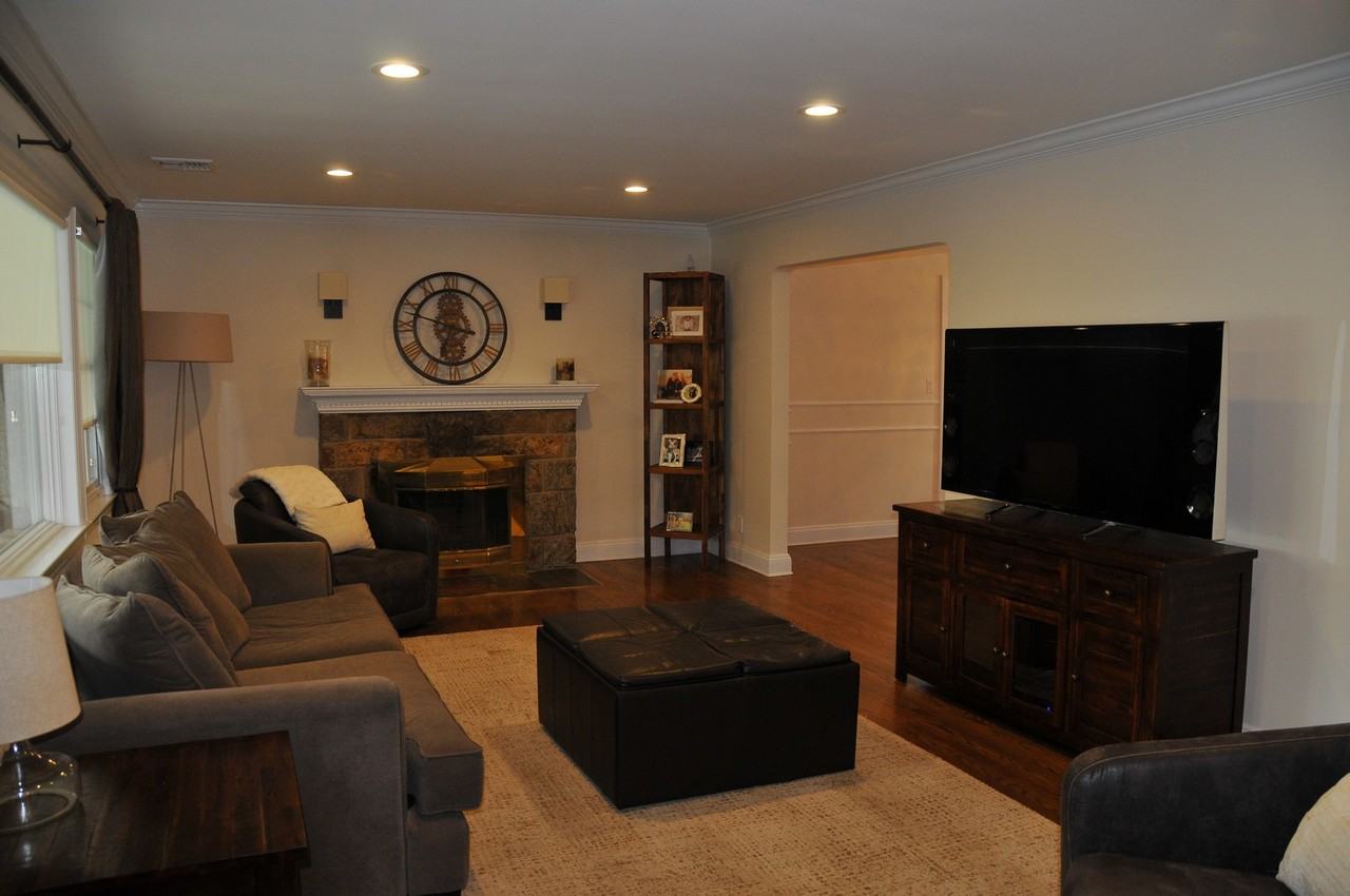 109 John St - Photo 2 of 15