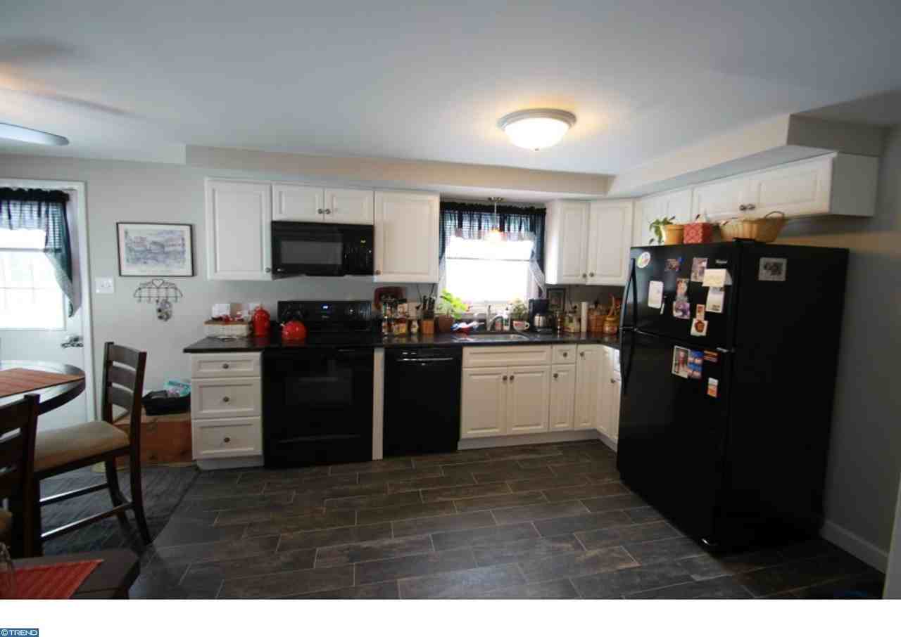 2496 Jane Ln - Photo 2 of 17