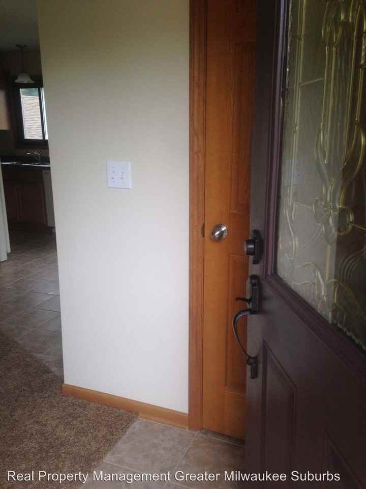 145 Ridge Ct - Photo 3 of 30