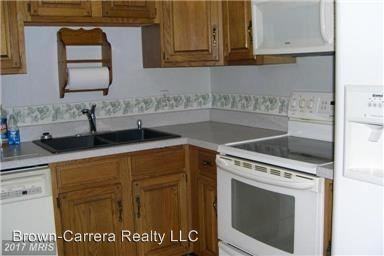 208 Sycamore St - Photo 3 of 8