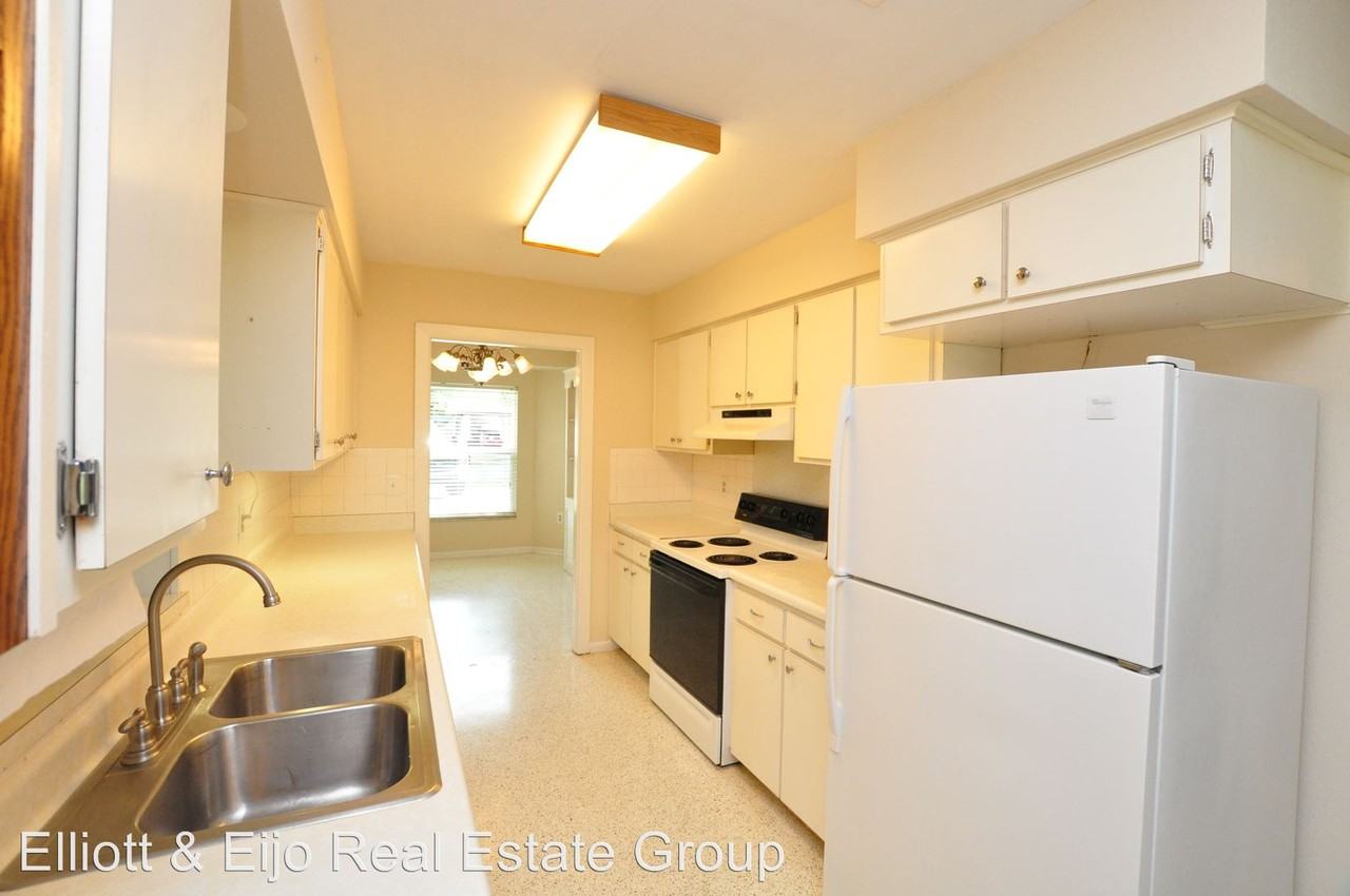 561 Lake Bonny Dr E - Photo 3 of 16