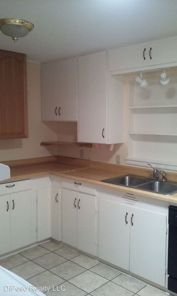 211 N Cochise Ave - Photo 3 of 17