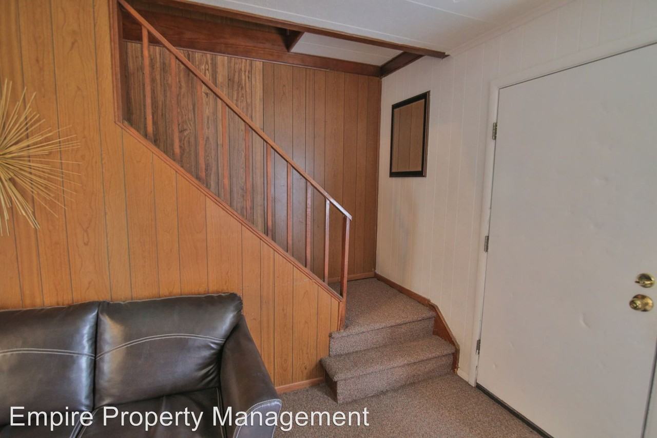 Briar Circle NORTH - Photo 3 of 20