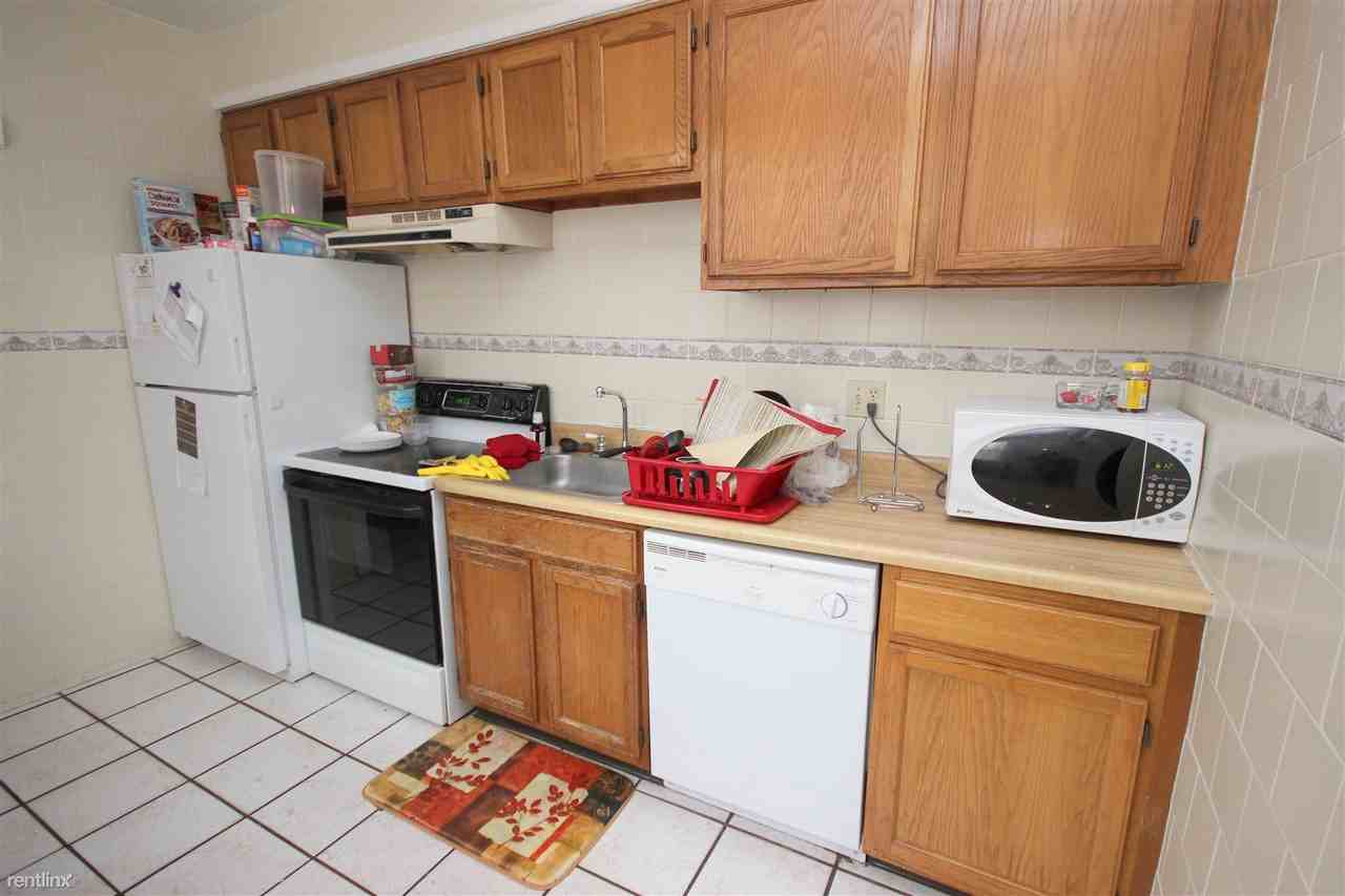 5920 Nicholson St - Photo 3 of 6