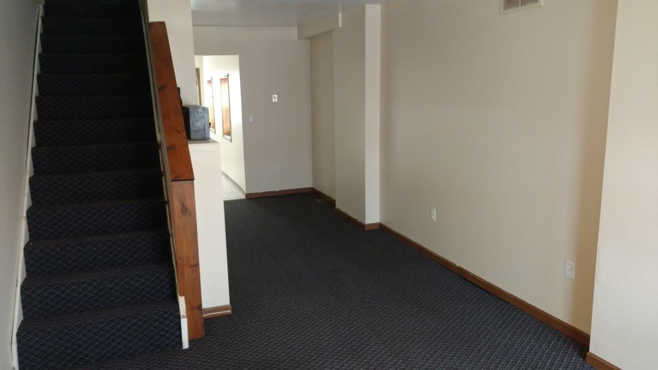 1001 Coleman St - Photo 2 of 8