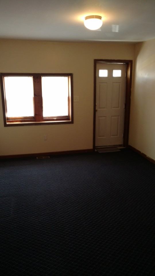 1001 Coleman St - Photo 3 of 8