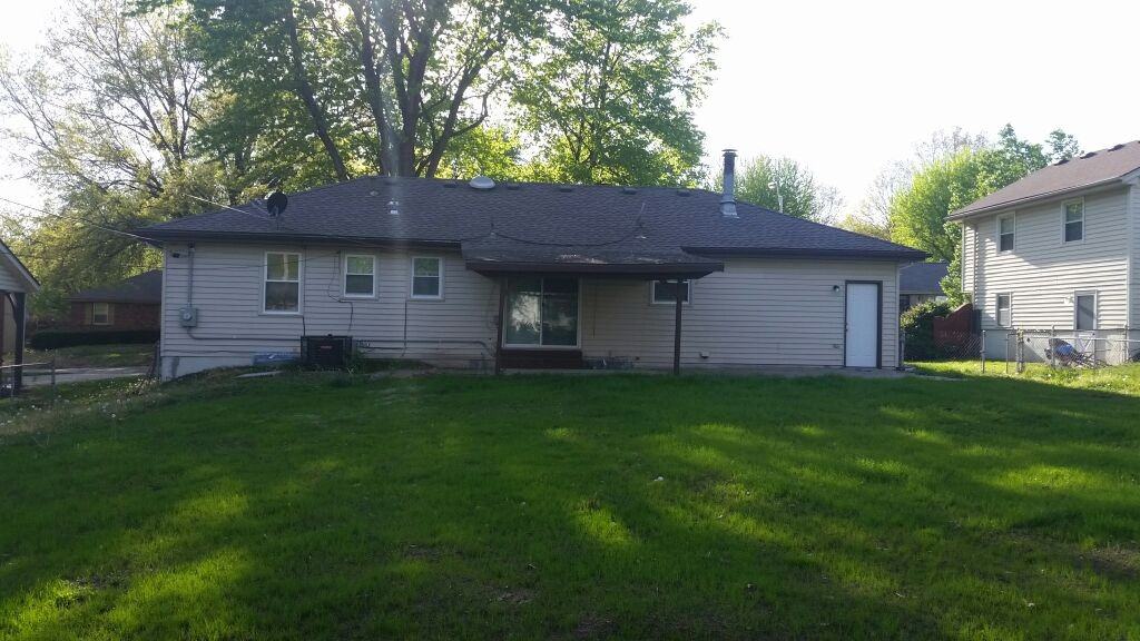 8807 Everett Ave - Photo 2 of 16