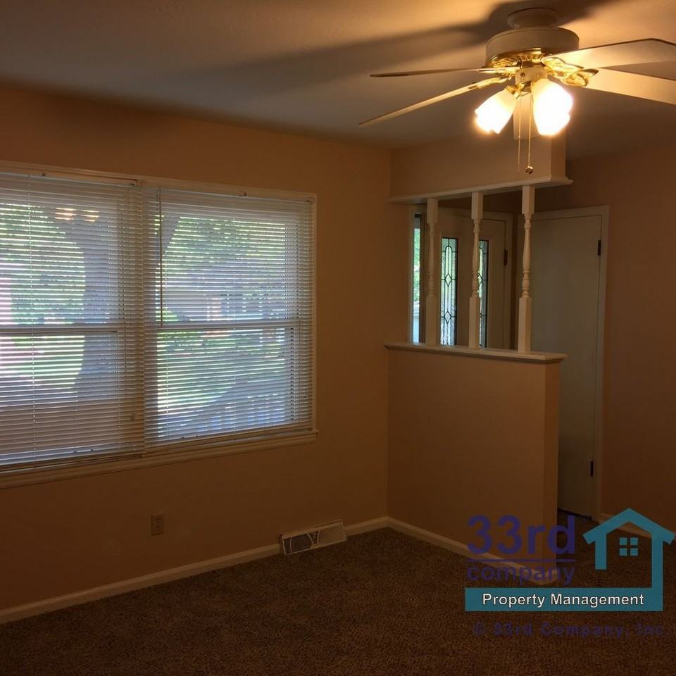 104 N 1st St - Photo 2 of 11
