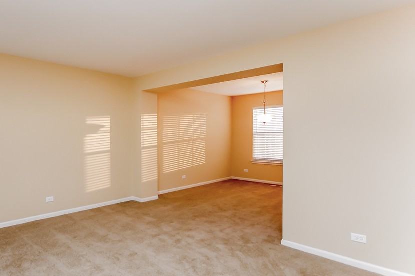 1402 Fieldside Ln - Photo 2 of 15