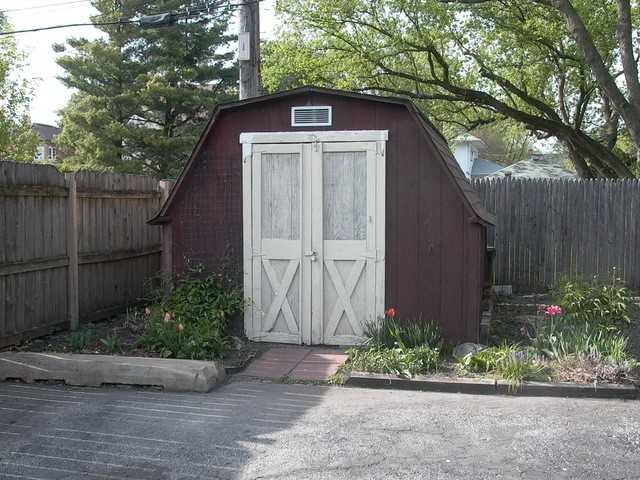 108 E Burlington St #A - Photo 2 of 22