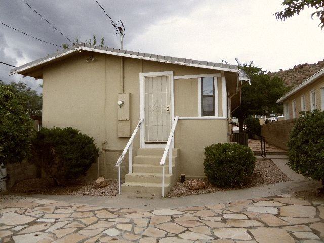 702 E Beale St - Photo 3 of 15