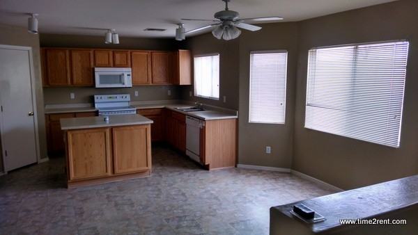 12446 W Ash St - Photo 3 of 23