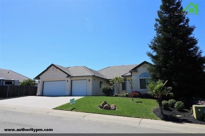 1058 Coggins St - Photo 2 of 30