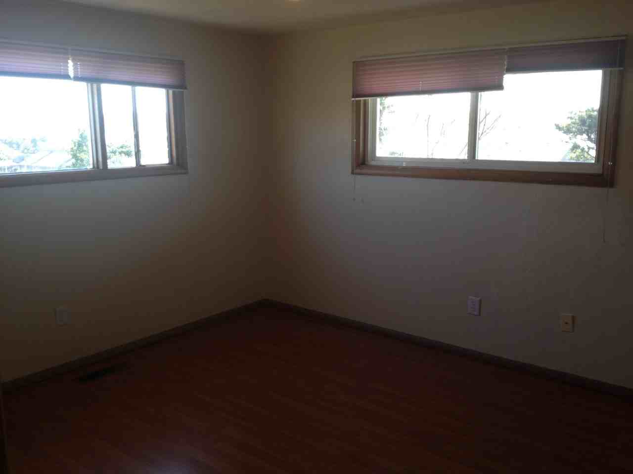 847 SE 5th St - Photo 3 of 17