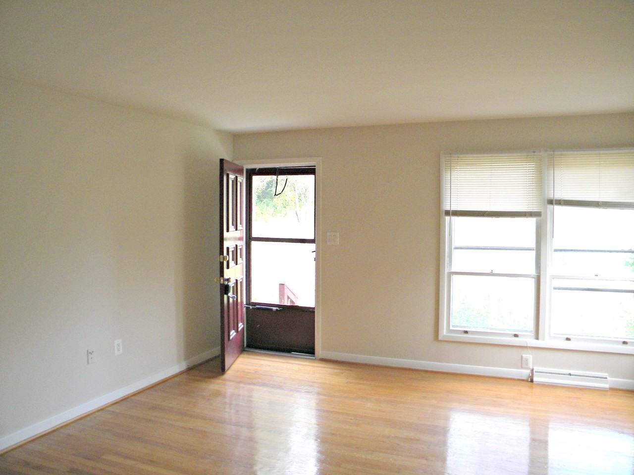 16010 Antioch Rd - Photo 3 of 7