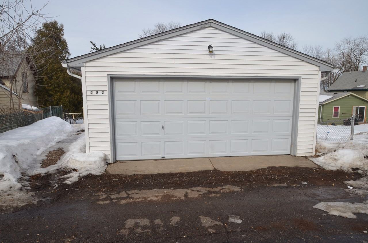 282 E Sidney St - Photo 2 of 11