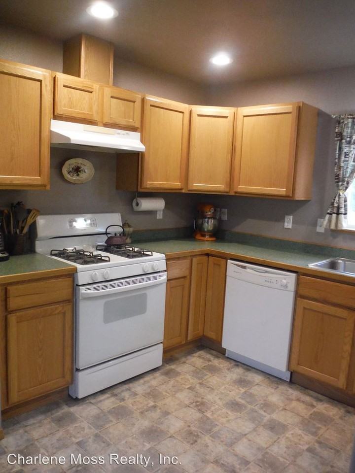 14779 Fox Ave - Photo 3 of 17